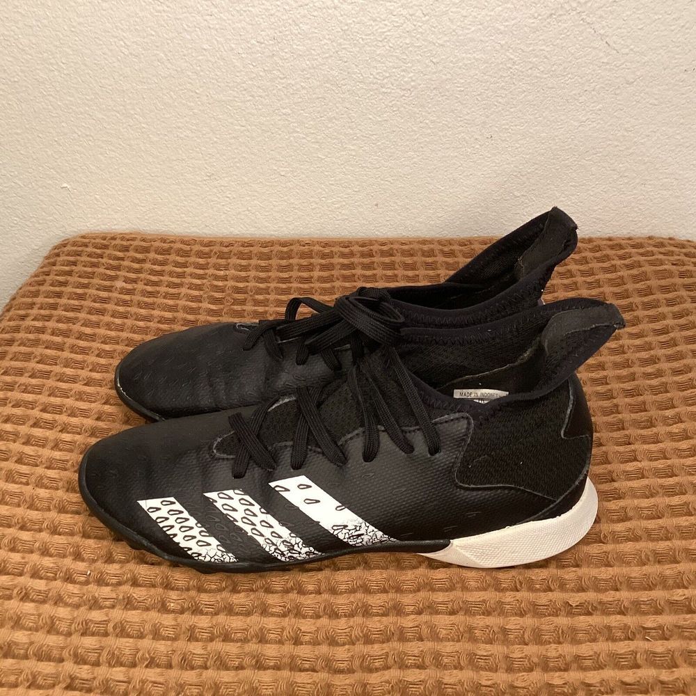 Adidas Predator Freak .3 TF YOUTH Size 3 Boys FY1039 Black Turf Soccer Boots